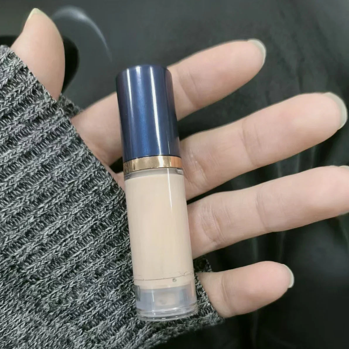 Fond de teint liquide unifiant et hydratant Foundation